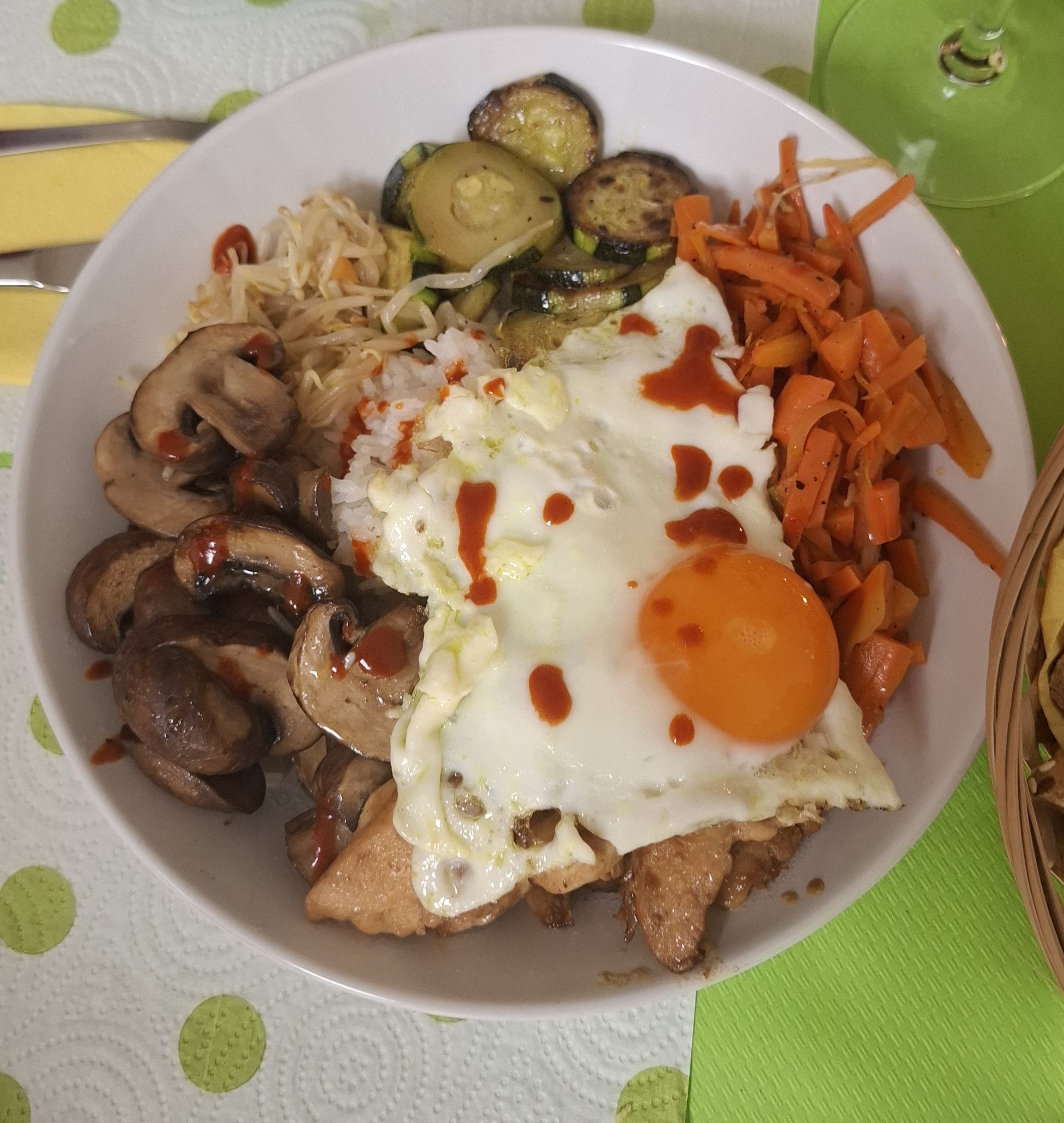 Koreanisches Bibimbap (Traditional Bowl)