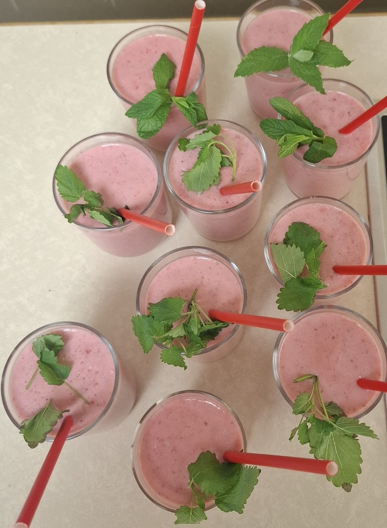 Beeren-Smoothie mit Bananen